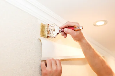Pose de papier peint à Saint-Prim — revêtements muraux et toiles de verre